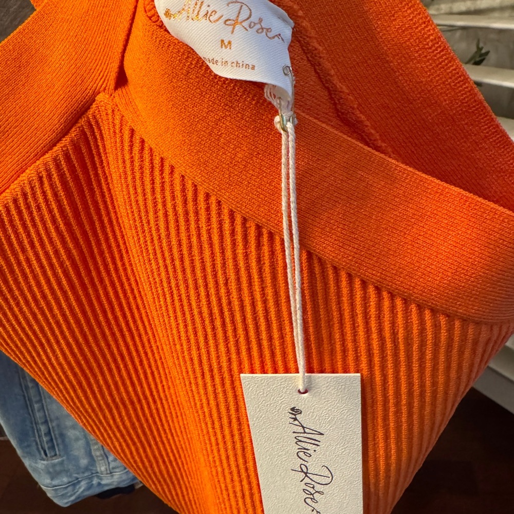NWT Orange Ribbed Women's Top - Picture 5 of 5